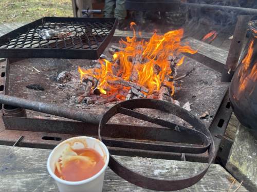 Flaggermussuppe ved bålet